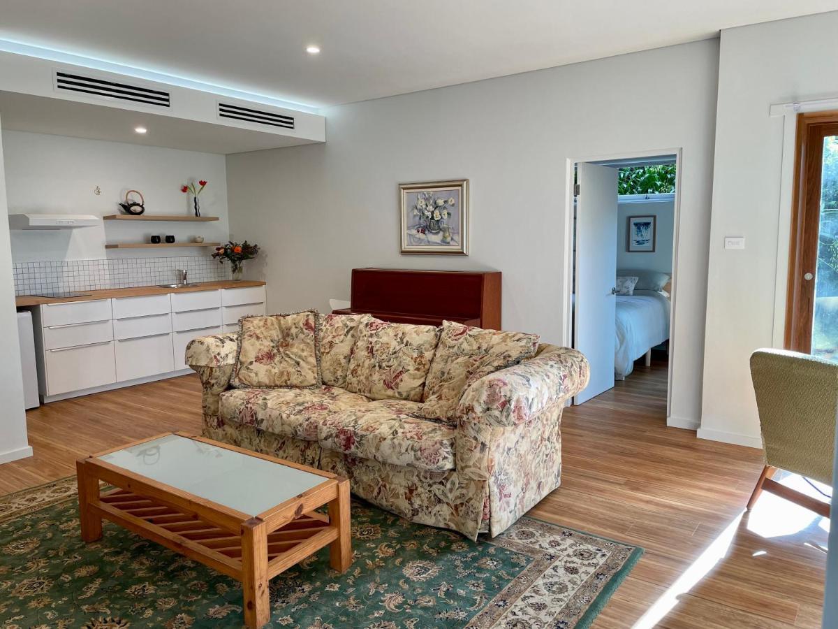 Tranquil Garden Apartment With Living Room วูลองกอง ภายนอก รูปภาพ